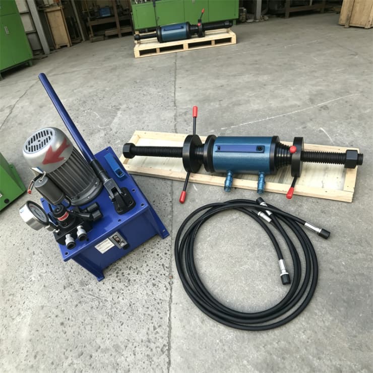 Manual electric bushing tool