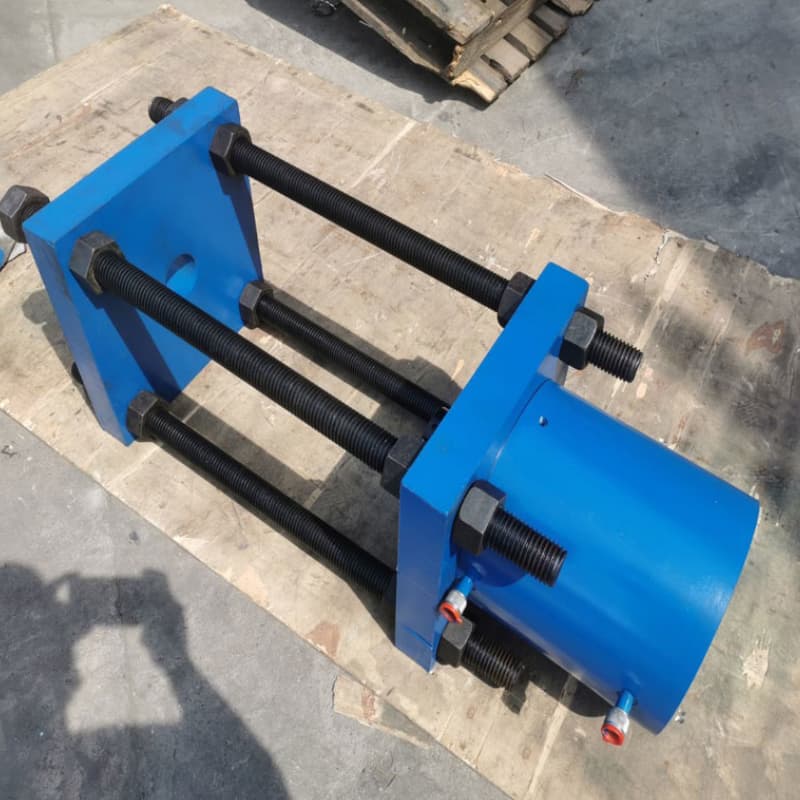 Hydraulic pin pusher