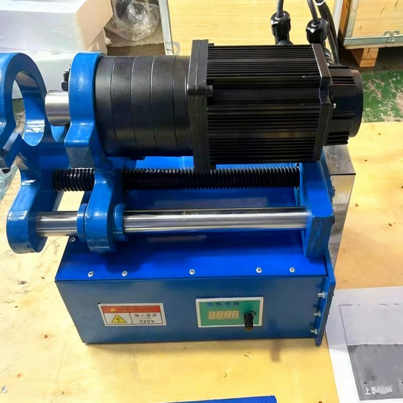 Portable engine cylinder boring machine